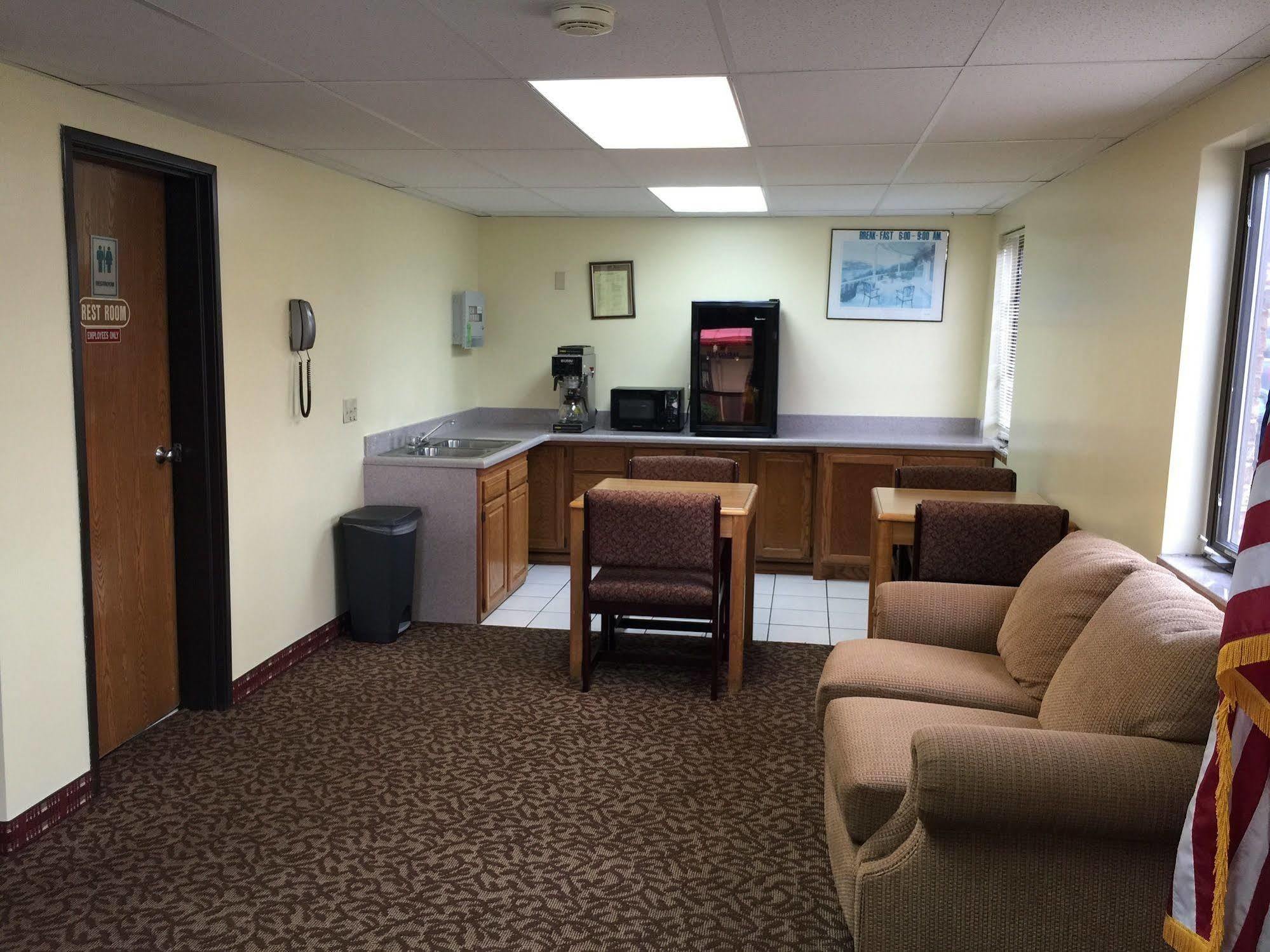 Executive Inn And Suites Dyersburg Екстериор снимка