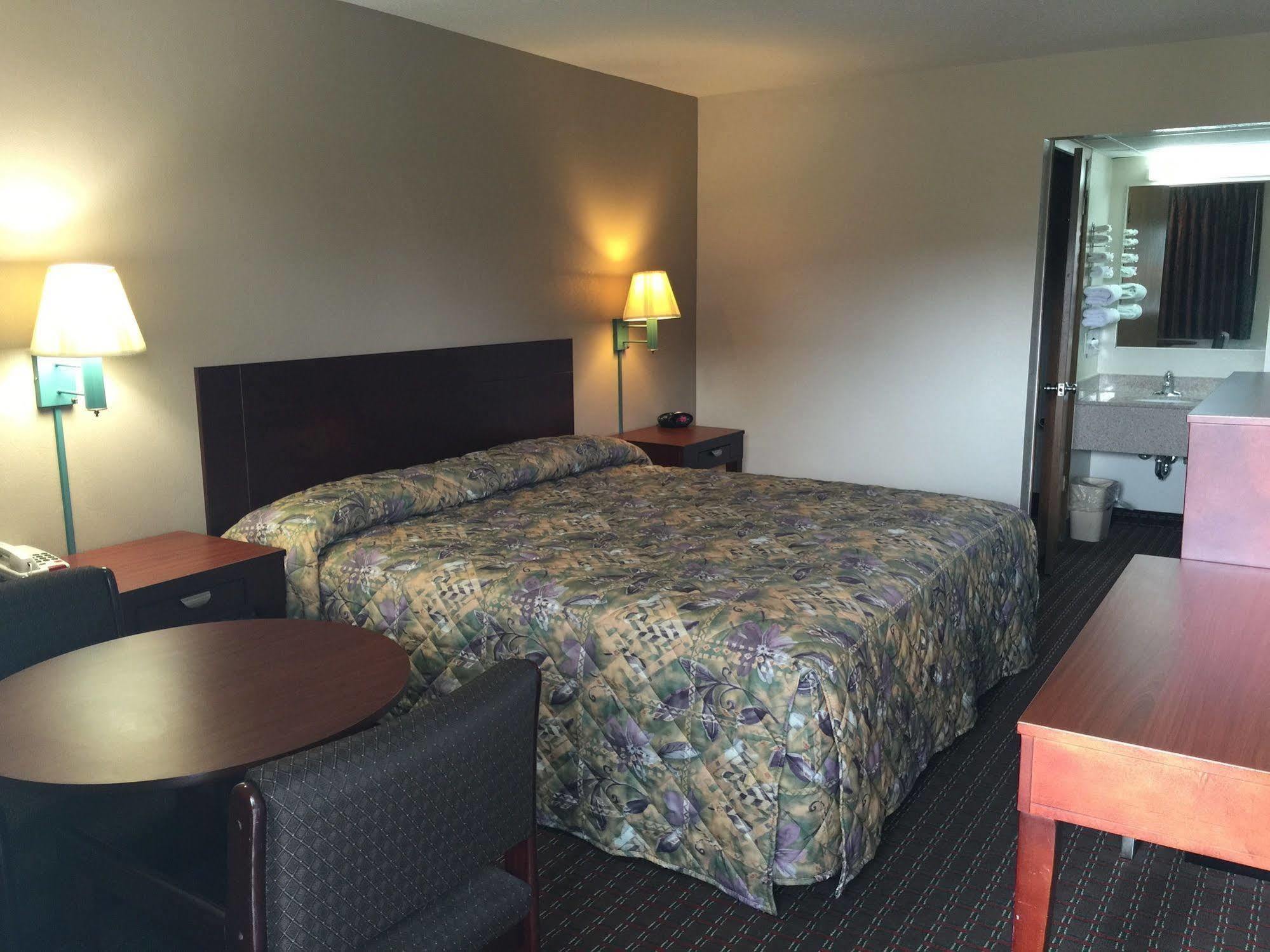 Executive Inn And Suites Dyersburg Екстериор снимка