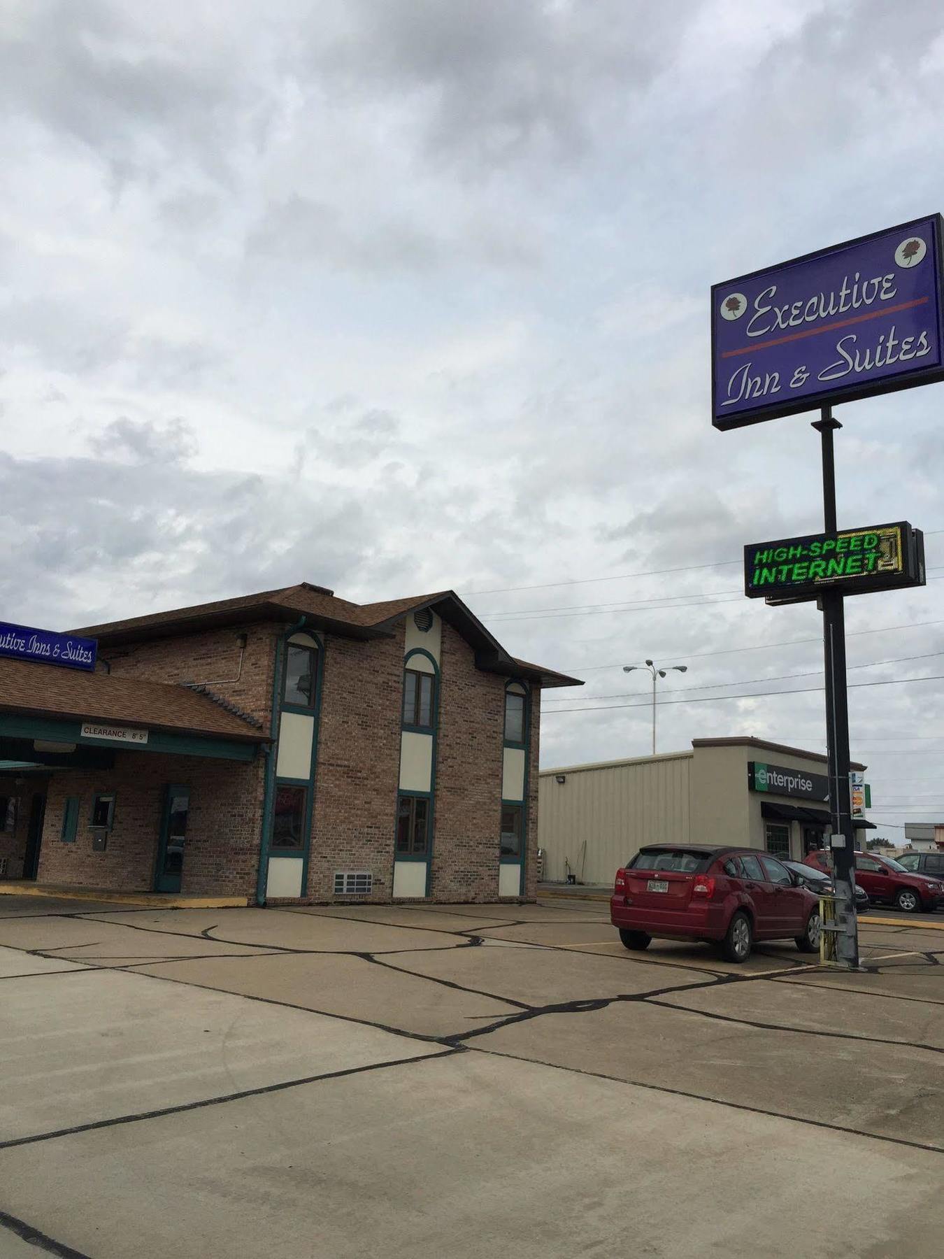 Executive Inn And Suites Dyersburg Екстериор снимка